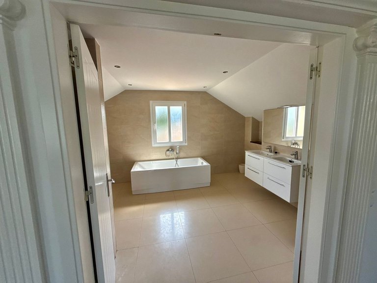 Villa for Sale in Sotogrande Costa, Cadiz 19
