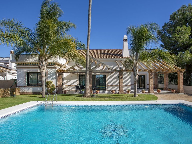 Villa for Sale in Mijas Golf, Malaga 1