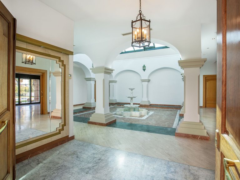 Villa for Sale in Mijas Golf, Malaga 11
