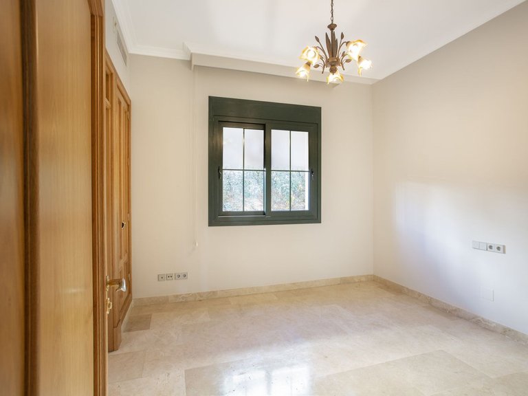 Villa for Sale in Mijas Golf, Malaga 13