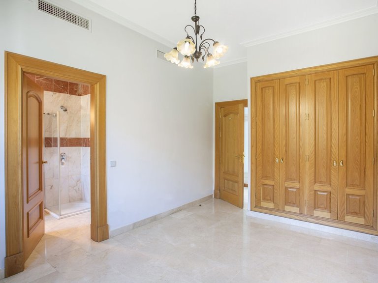 Villa for Sale in Mijas Golf, Malaga 20