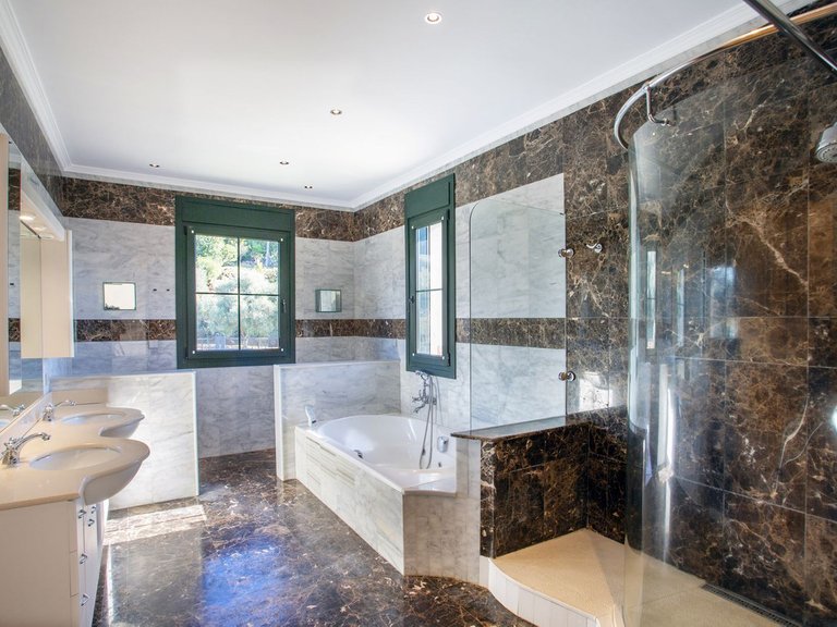 Villa for Sale in Mijas Golf, Malaga 25