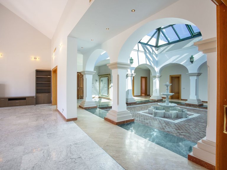 Villa for Sale in Mijas Golf, Malaga 32