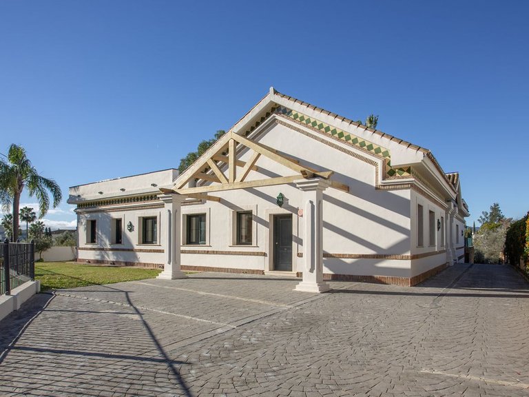 Villa for Sale in Mijas Golf, Malaga 4