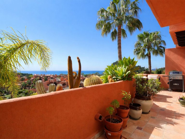 Apartment for Sale in La Mairena, Malaga 32