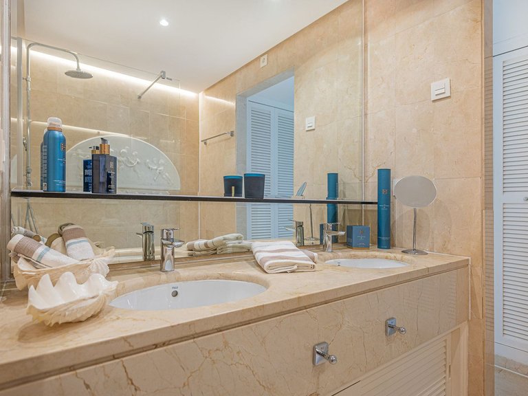 Apartment for Sale in Marbella, Malaga 11