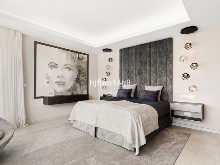 Villa for Sale in Los Flamingos, Malaga 10