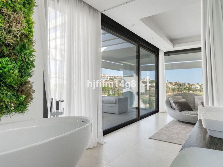 Villa for Sale in Los Flamingos, Malaga 12