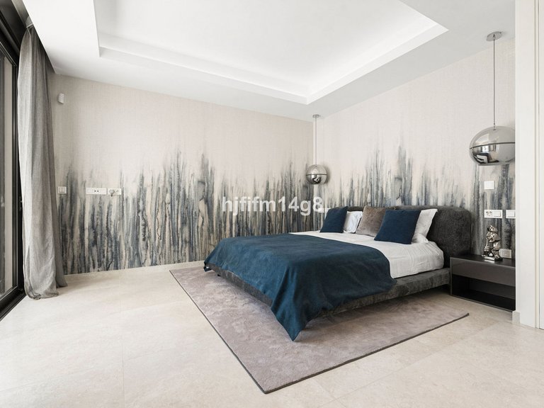 Villa for Sale in Los Flamingos, Malaga 15