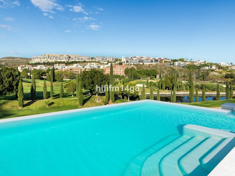 Villa for Sale in Los Flamingos, Malaga 2