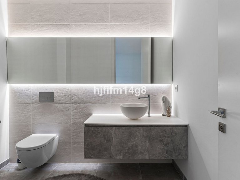 Villa for Sale in Los Flamingos, Malaga 20