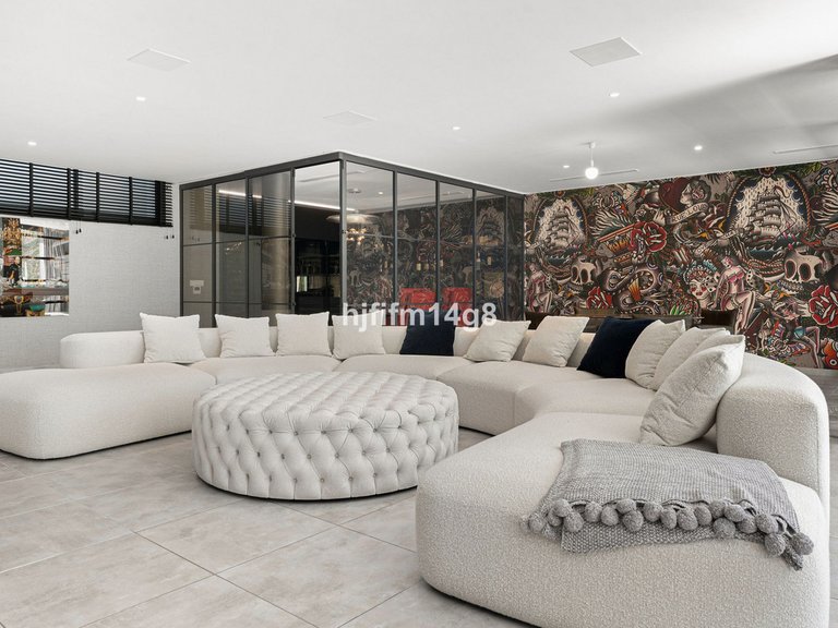 Villa for Sale in Los Flamingos, Malaga 23