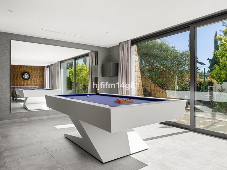 Villa for Sale in Los Flamingos, Malaga 27