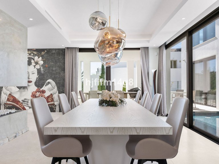 Villa for Sale in Los Flamingos, Malaga 31