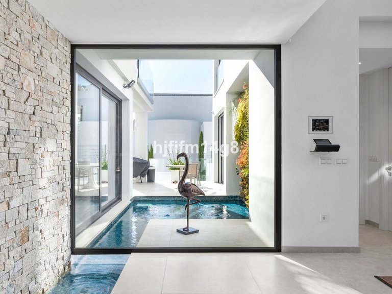Villa for Sale in Los Flamingos, Malaga 32