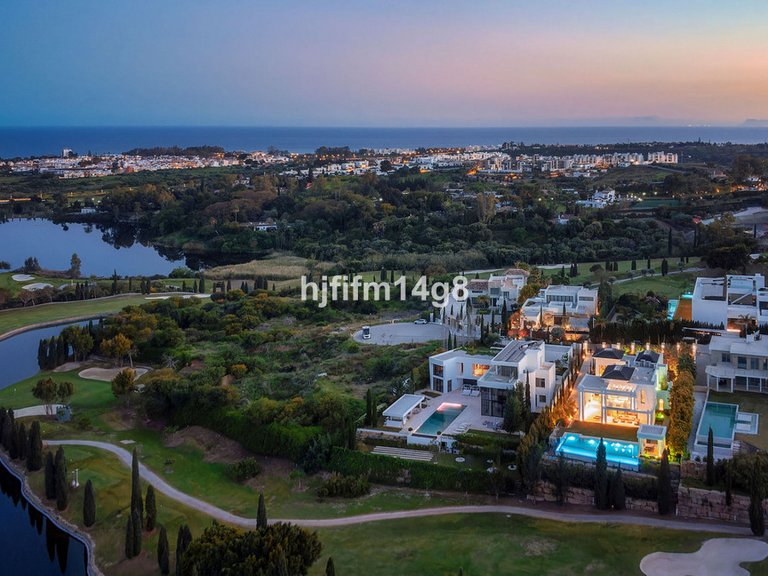 Villa for Sale in Los Flamingos, Malaga 45