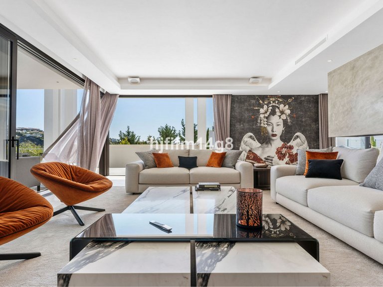 Villa for Sale in Los Flamingos, Malaga 6