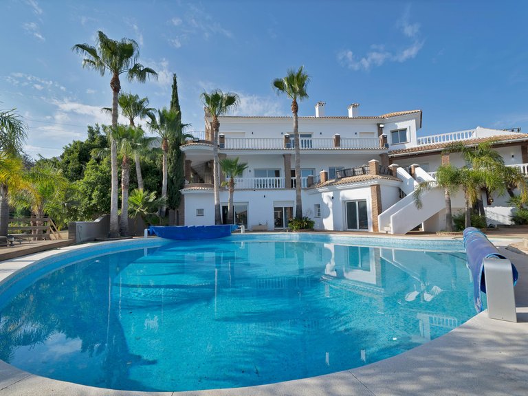 Villa for Sale in Benalmadena, Malaga 1