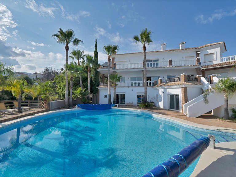 Villa for Sale in Benalmadena, Malaga 8