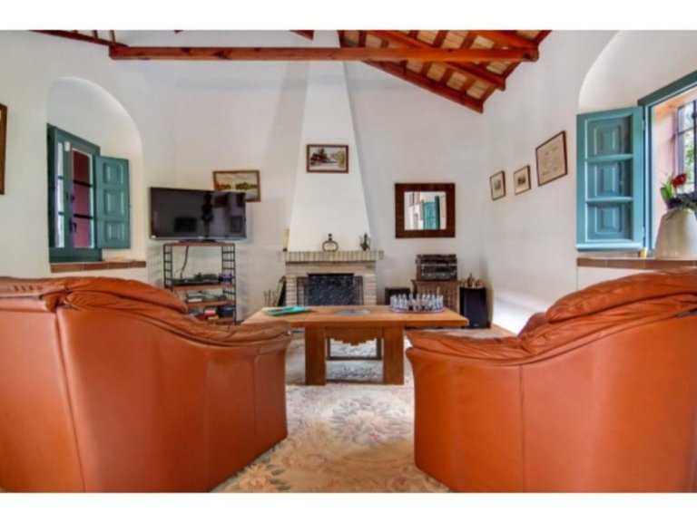 Villa for Sale in Guadiaro, Cadiz 11