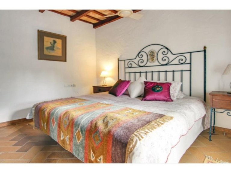 Villa for Sale in Guadiaro, Cadiz 16
