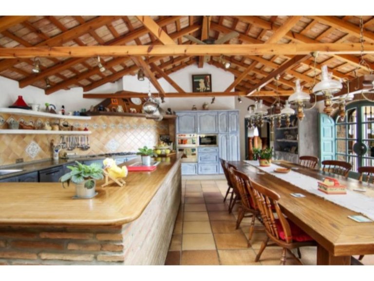 Villa for Sale in Guadiaro, Cadiz 28