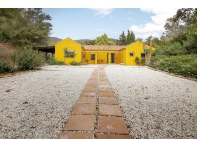 Villa for Sale in Guadiaro, Cadiz 33