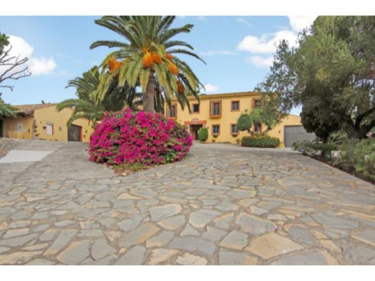 Villa for Sale in Guadiaro, Cadiz 7