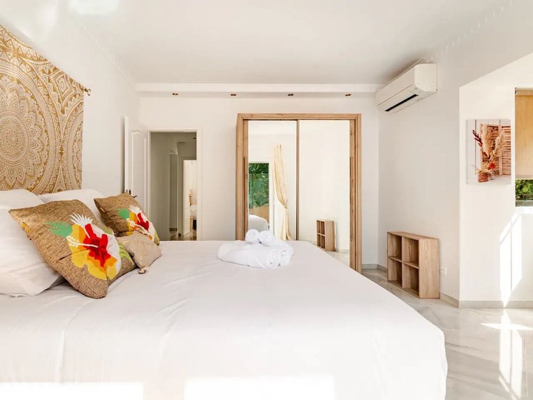 Villa for Sale in Nagüeles, Malaga 10