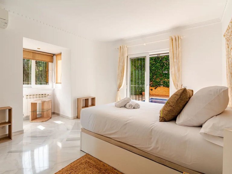 Villa for Sale in Nagüeles, Malaga 11