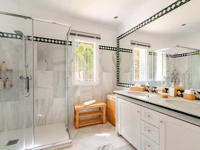 Villa for Sale in Nagüeles, Malaga 13