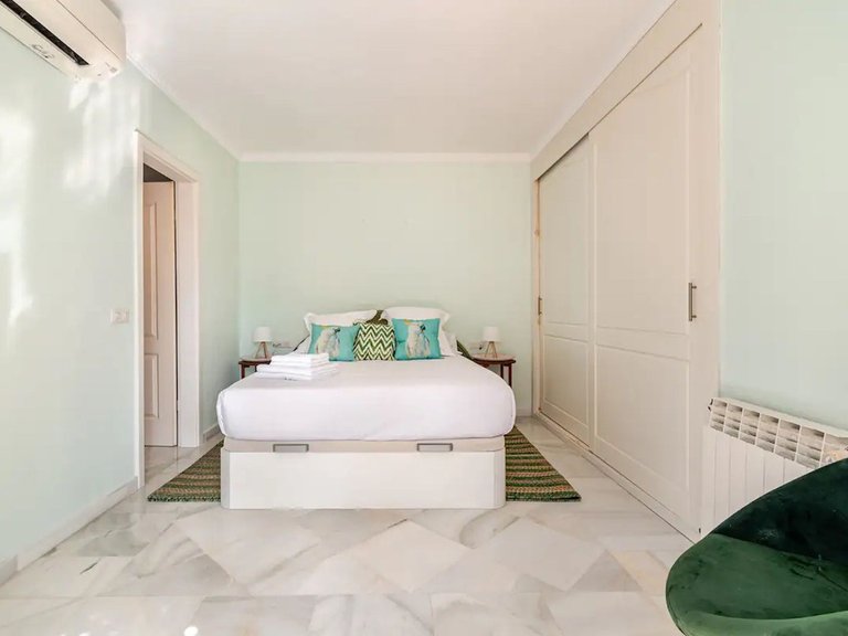 Villa for Sale in Nagüeles, Malaga 18