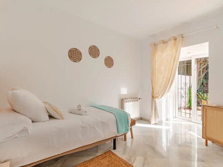 Villa for Sale in Nagüeles, Malaga 20