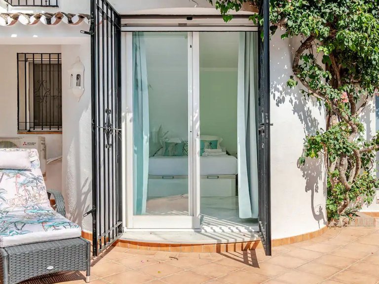 Villa for Sale in Nagüeles, Malaga 27