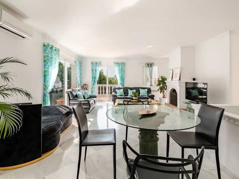Villa for Sale in Nagüeles, Malaga 6