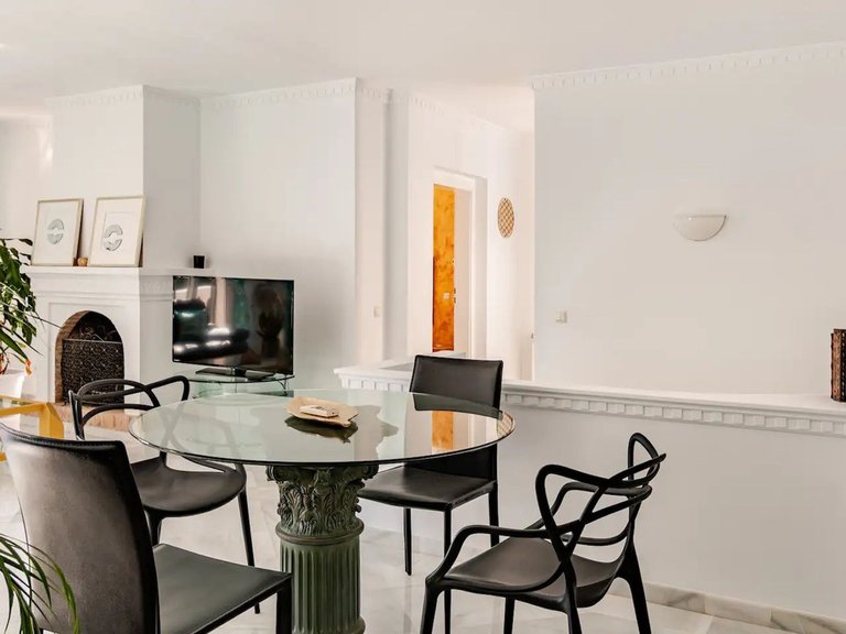 Villa for Sale in Nagüeles, Malaga 7