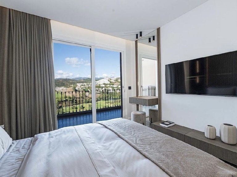 Villa for Sale in Benahavís, Malaga 18