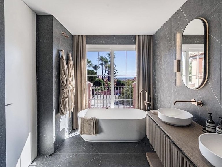 Villa for Sale in Benahavís, Malaga 31