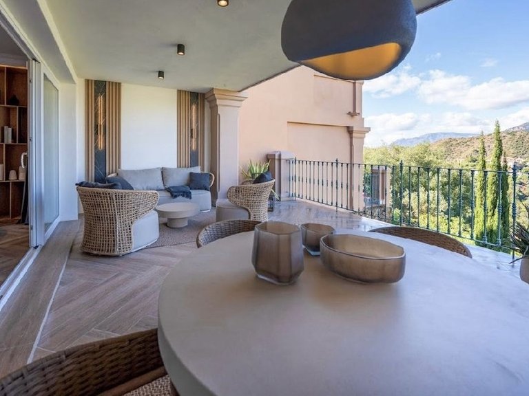 Villa for Sale in Benahavís, Malaga 38