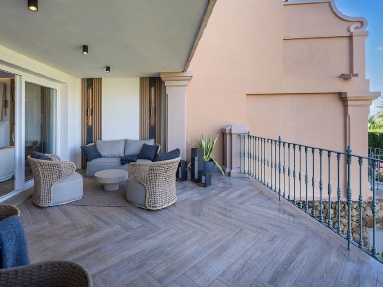 Villa for Sale in Benahavís, Malaga 42