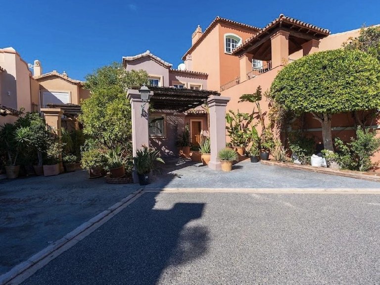 Villa for Sale in Benahavís, Malaga 46