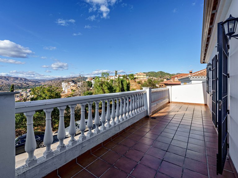 Villa for Sale in Ciudad Jardín, Malaga 12