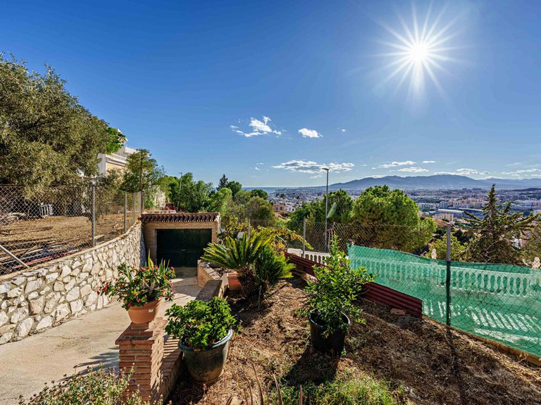 Villa for Sale in Ciudad Jardín, Malaga 16