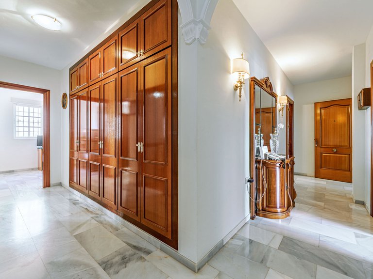 Villa for Sale in Ciudad Jardín, Malaga 18
