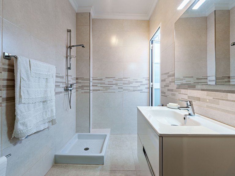Villa for Sale in Ciudad Jardín, Malaga 19