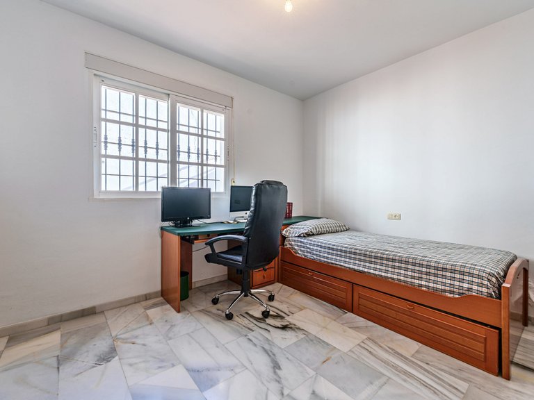 Villa for Sale in Ciudad Jardín, Malaga 26
