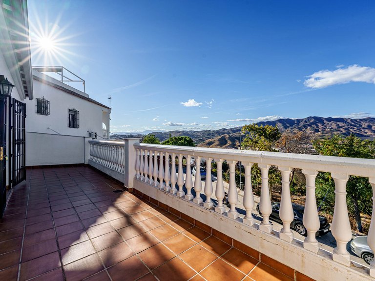 Villa for Sale in Ciudad Jardín, Malaga 28