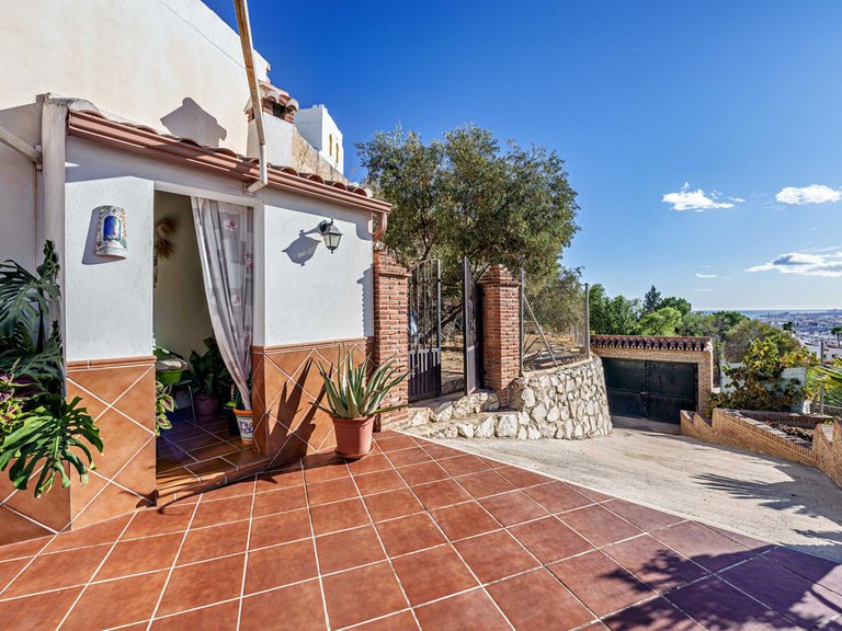 Villa for Sale in Ciudad Jardín, Malaga 3