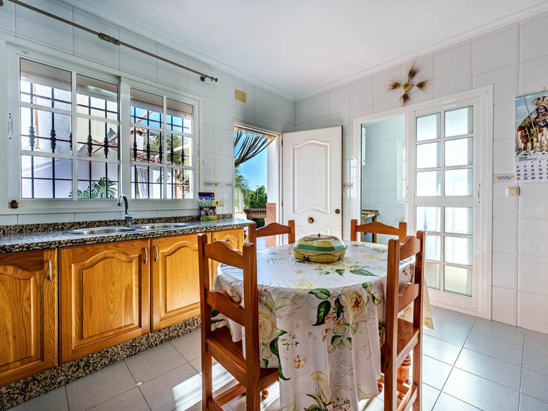 Villa for Sale in Ciudad Jardín, Malaga 6