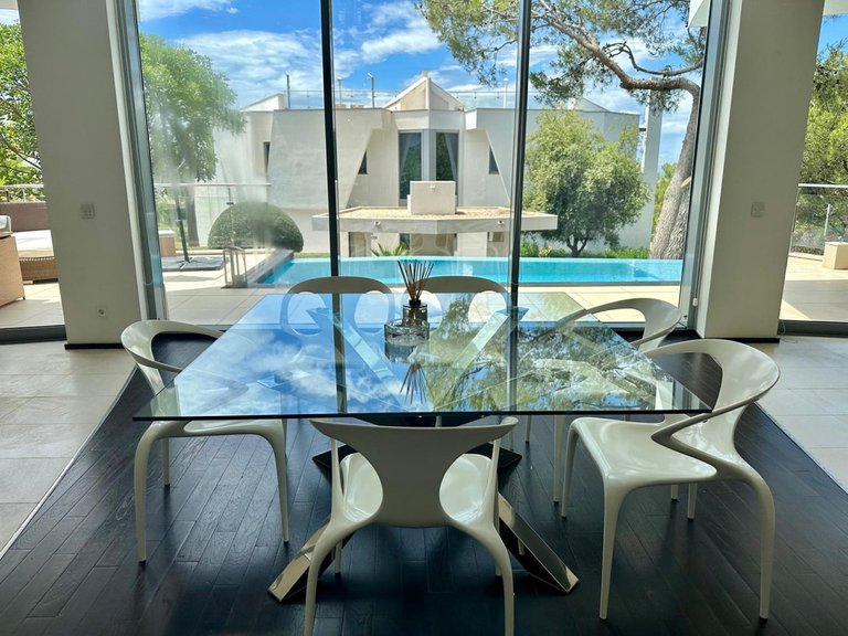 Villa for Sale in The Golden Mile, Malaga 10